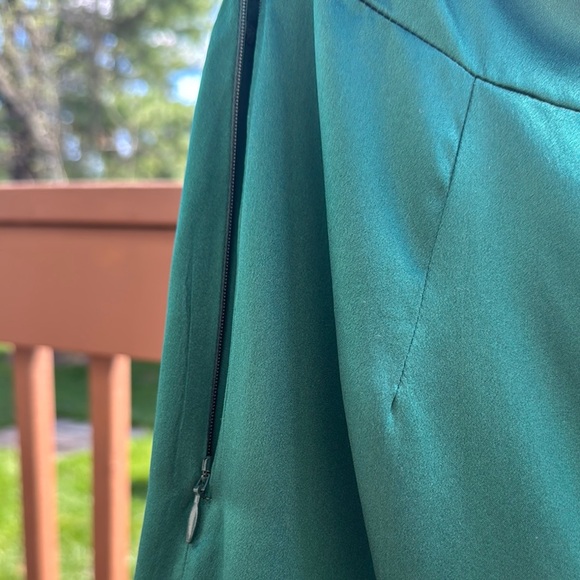 Reformation Emerald Hyperion Dress - Picture 2 of 13